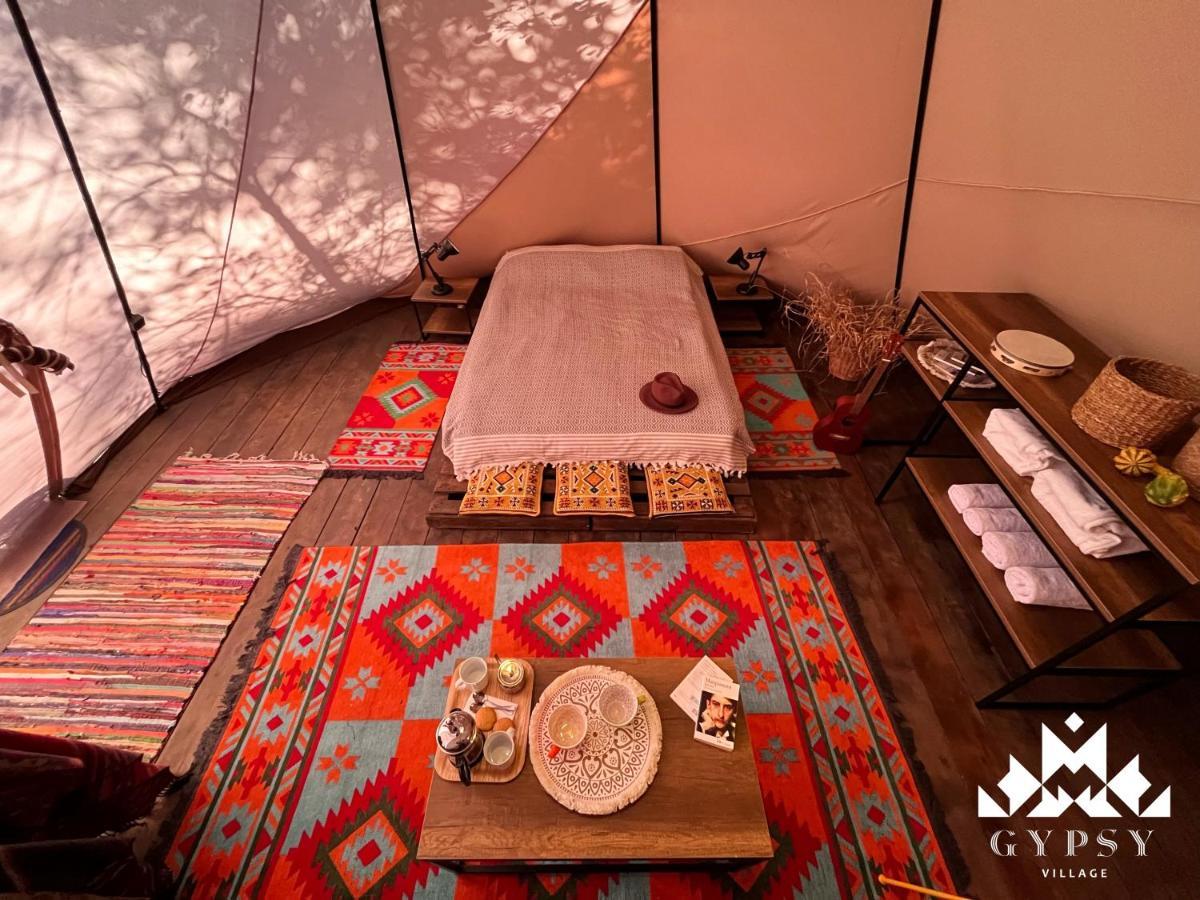 Gipsy Village Park Hotel Asureti 外观 照片