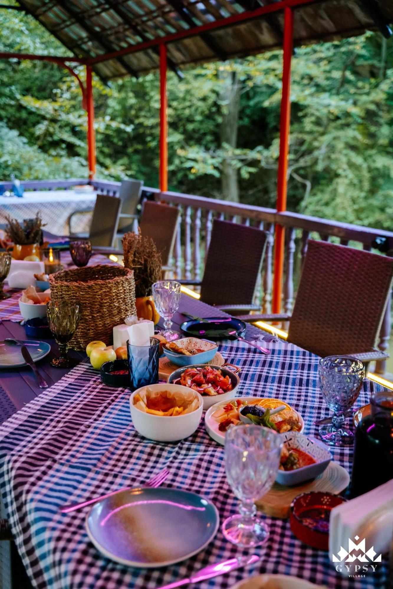 Gipsy Village Park Hotel Asureti 外观 照片