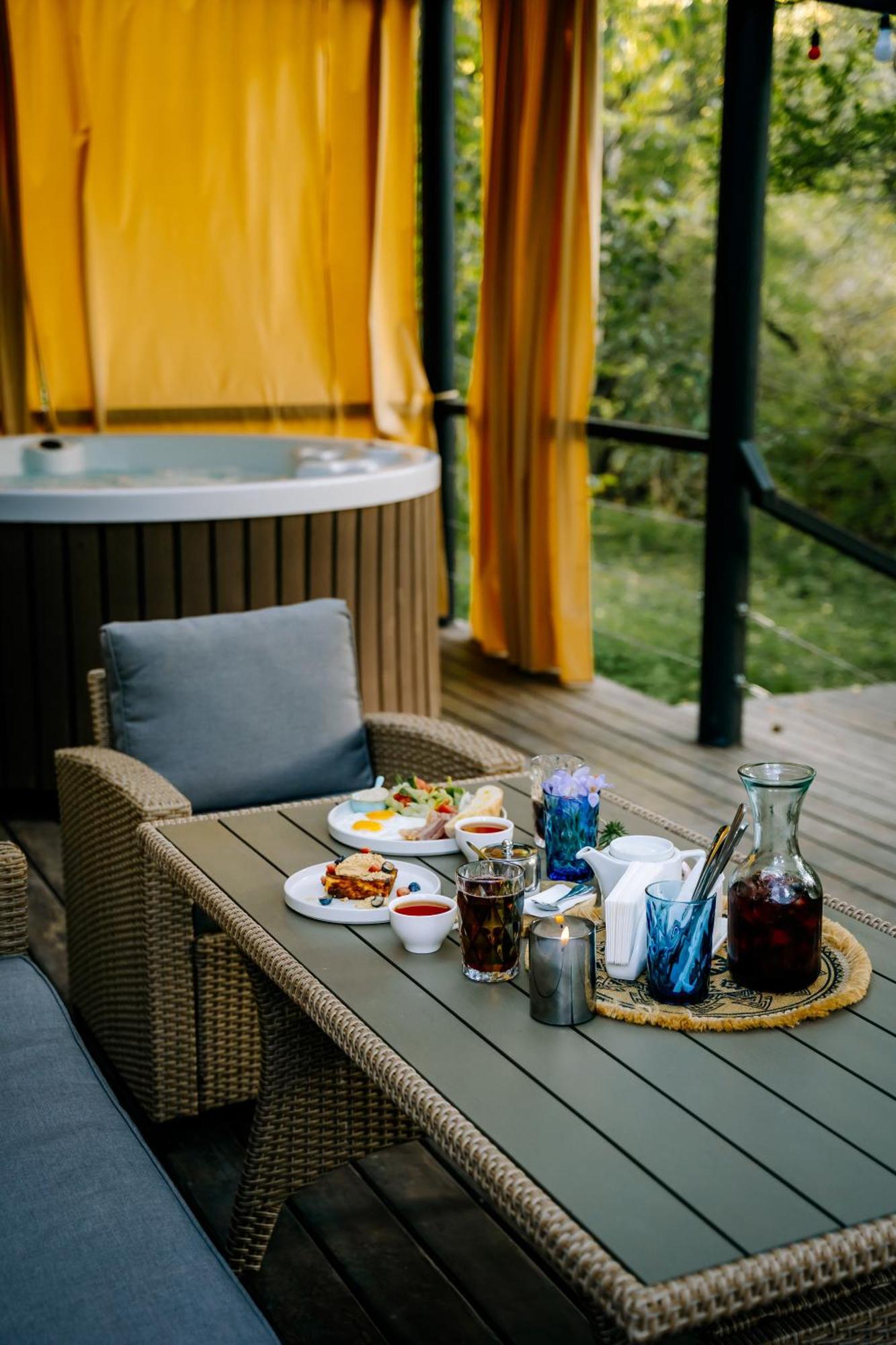 Gipsy Village Park Hotel Asureti 外观 照片