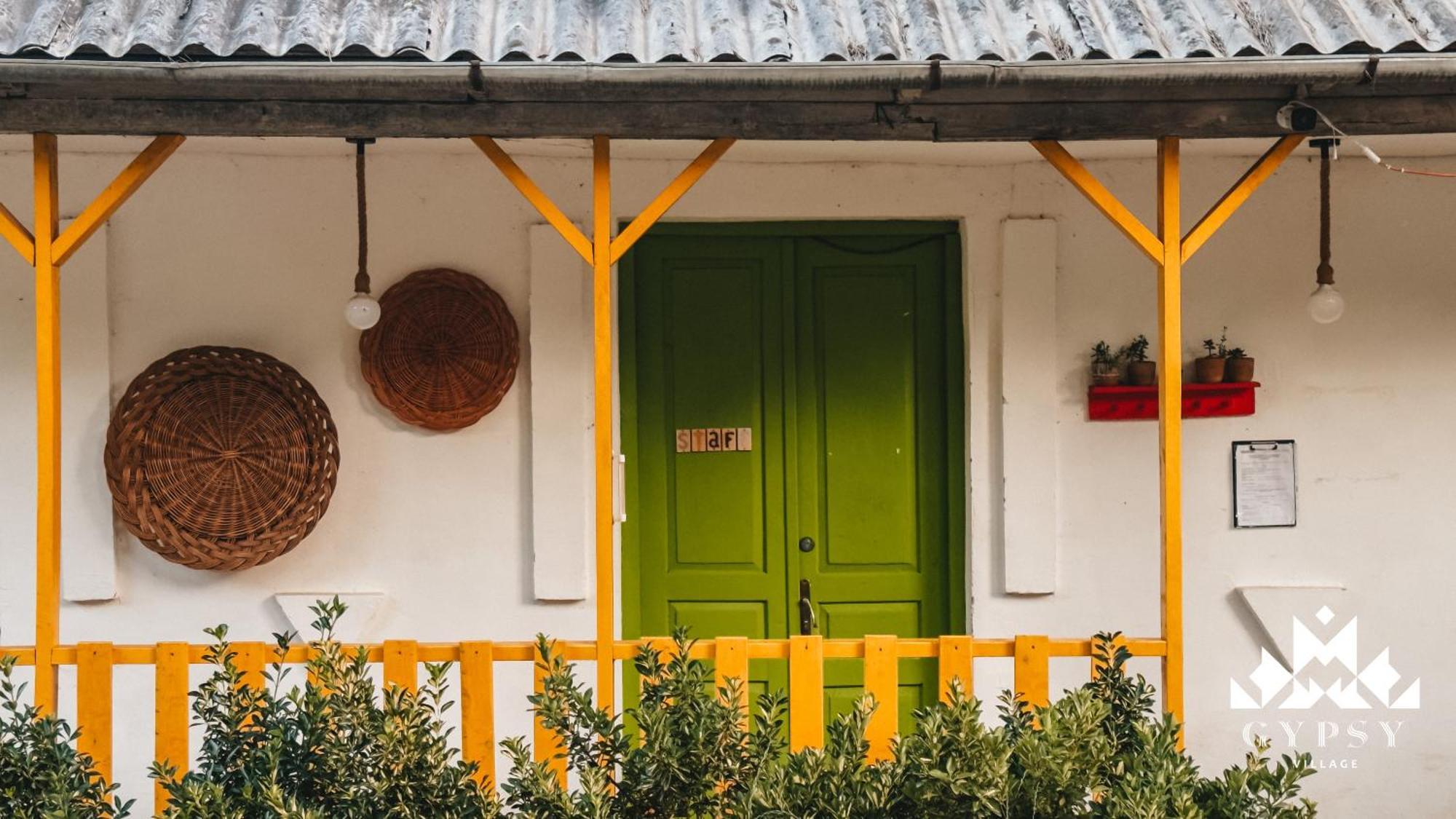 Gipsy Village Park Hotel Asureti 外观 照片