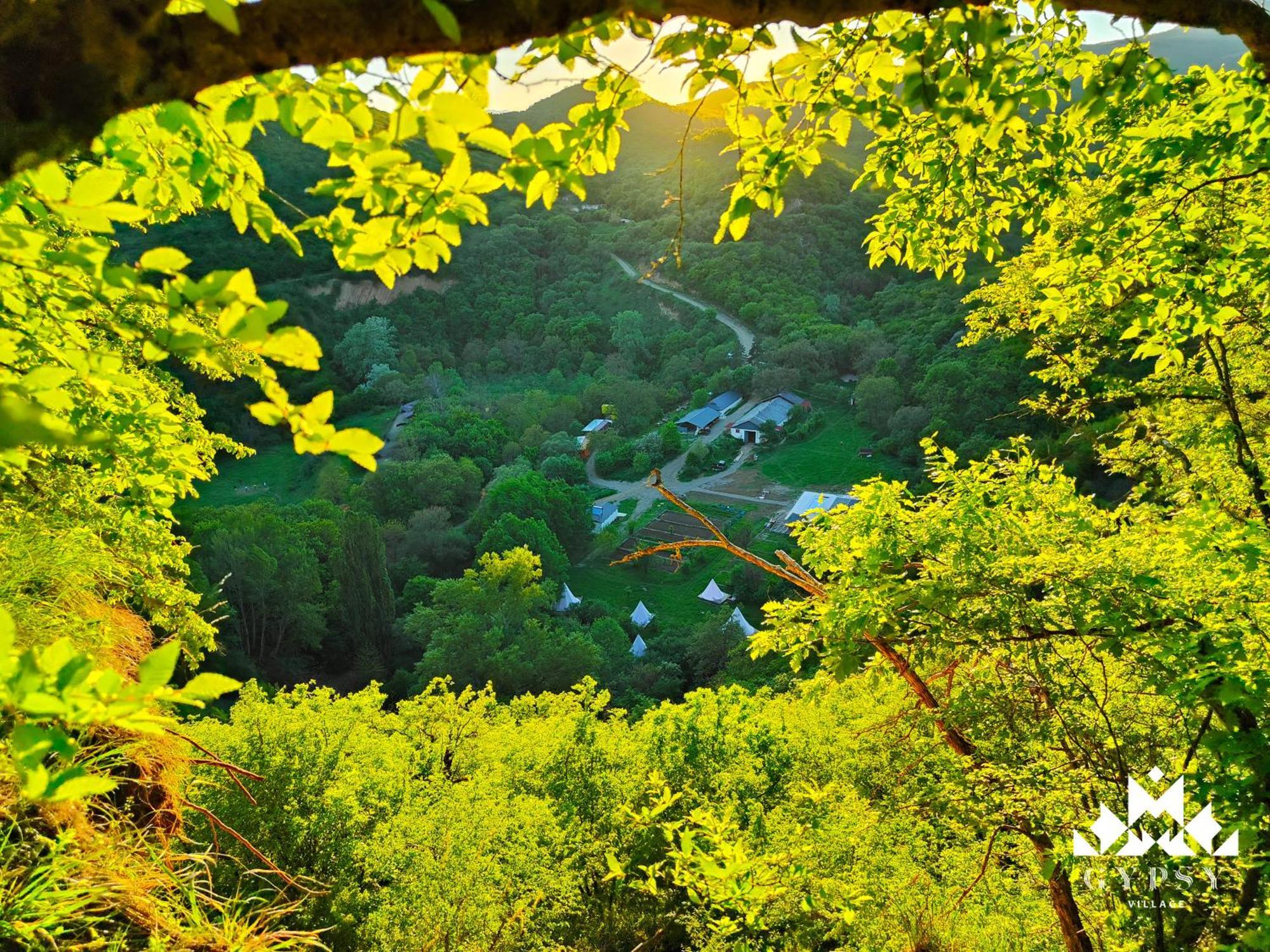 Gipsy Village Park Hotel Asureti 外观 照片