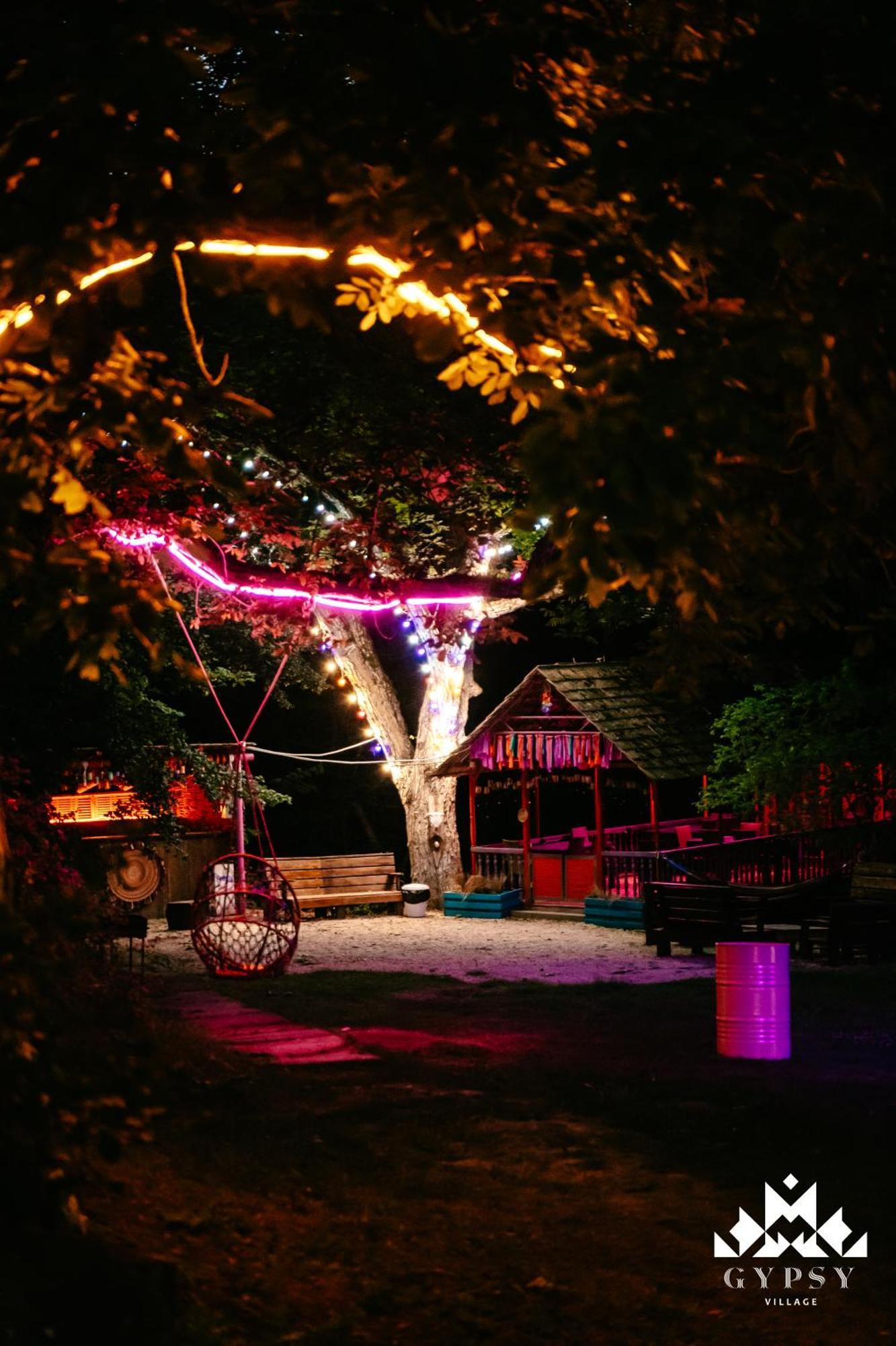 Gipsy Village Park Hotel Asureti 外观 照片