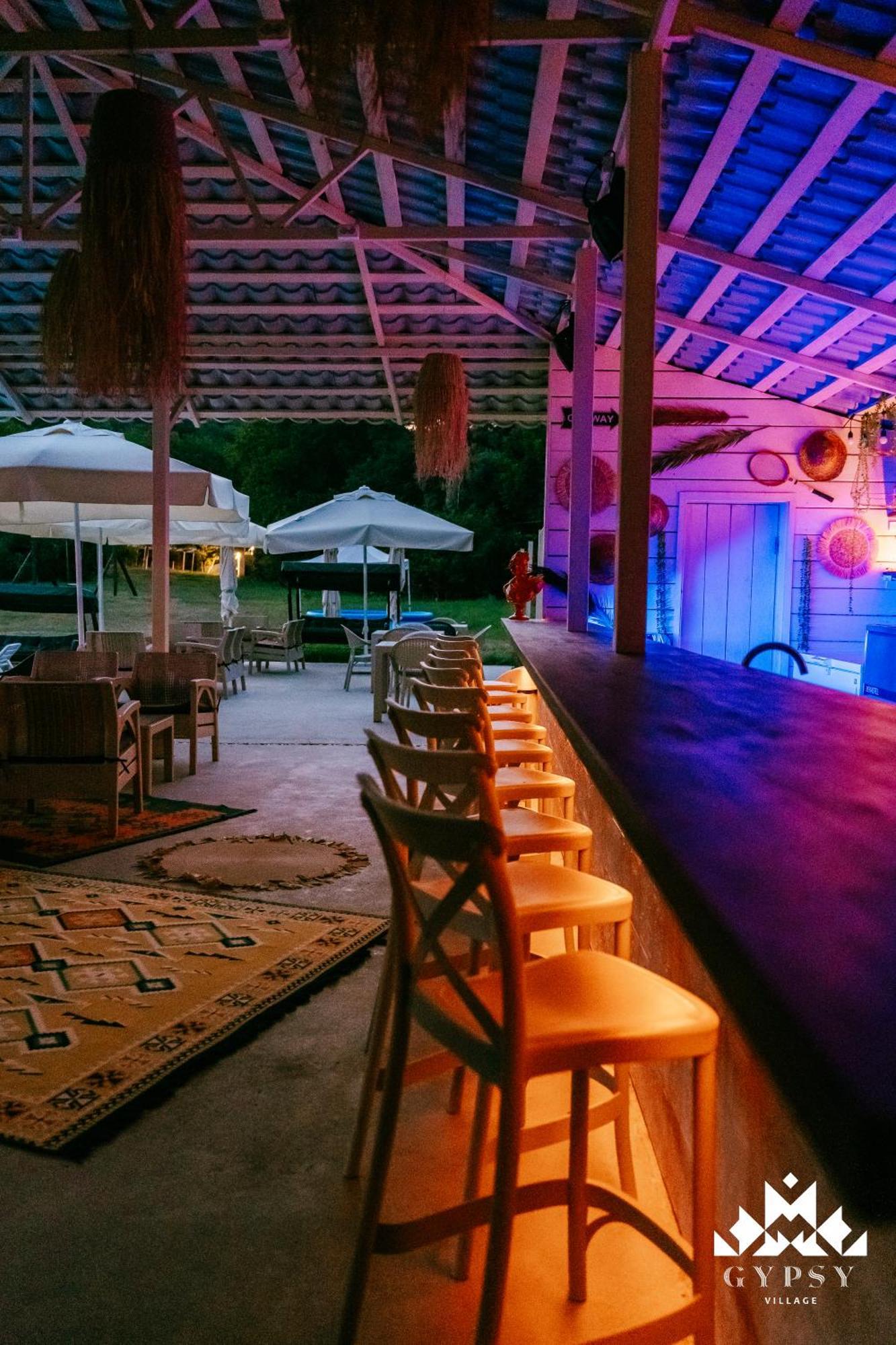 Gipsy Village Park Hotel Asureti 外观 照片