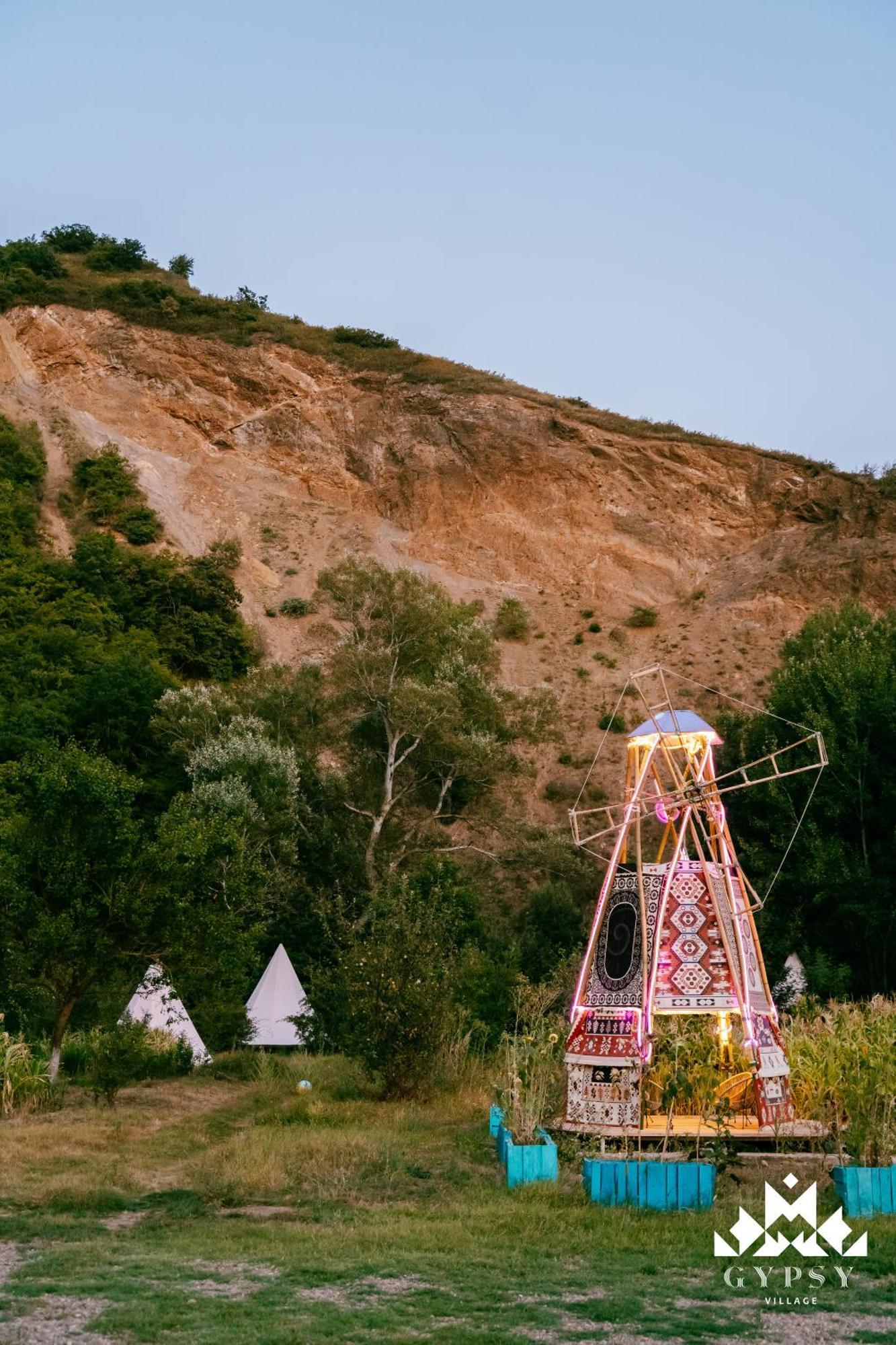 Gipsy Village Park Hotel Asureti 外观 照片